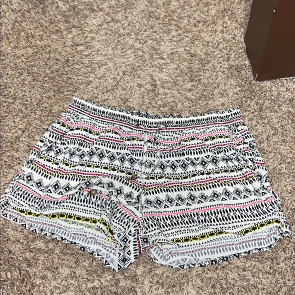 ‼️LAST CHANCE‼️ NWOT Tribal print shorts